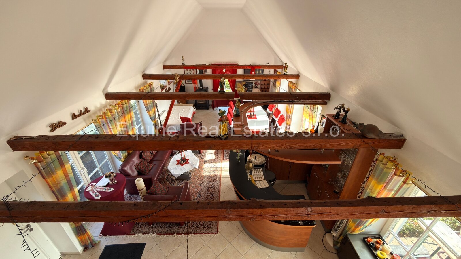 Luxuriöser Resthof mit Gästehaus, großer Scheune und Pferdestall